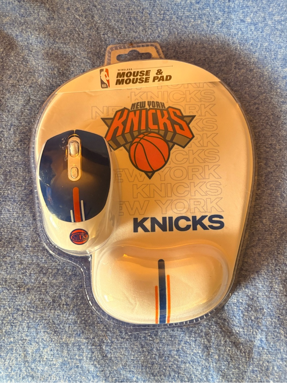 NBA New York Knicks Wireless Mouse and Wrist Pad - White, Blue, Orange